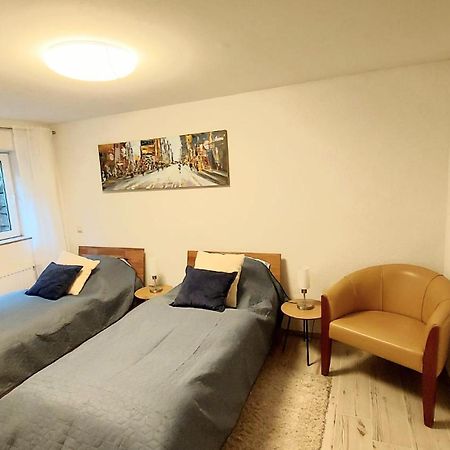 Einhausen  Apartment De Luxe 73 Qm Mit 3 Zimmer Und Terrasse מראה חיצוני תמונה